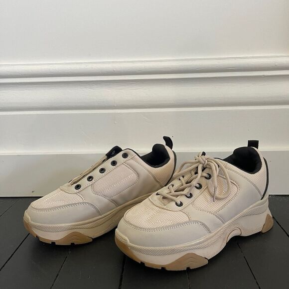 Sneakers - Picture 2 of 3